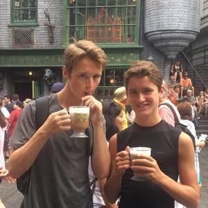 Meet your Posher, Cole